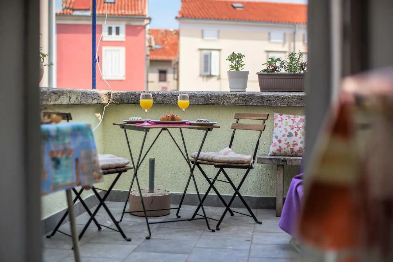 Apartment Dolores Cres 0*,  Croatia