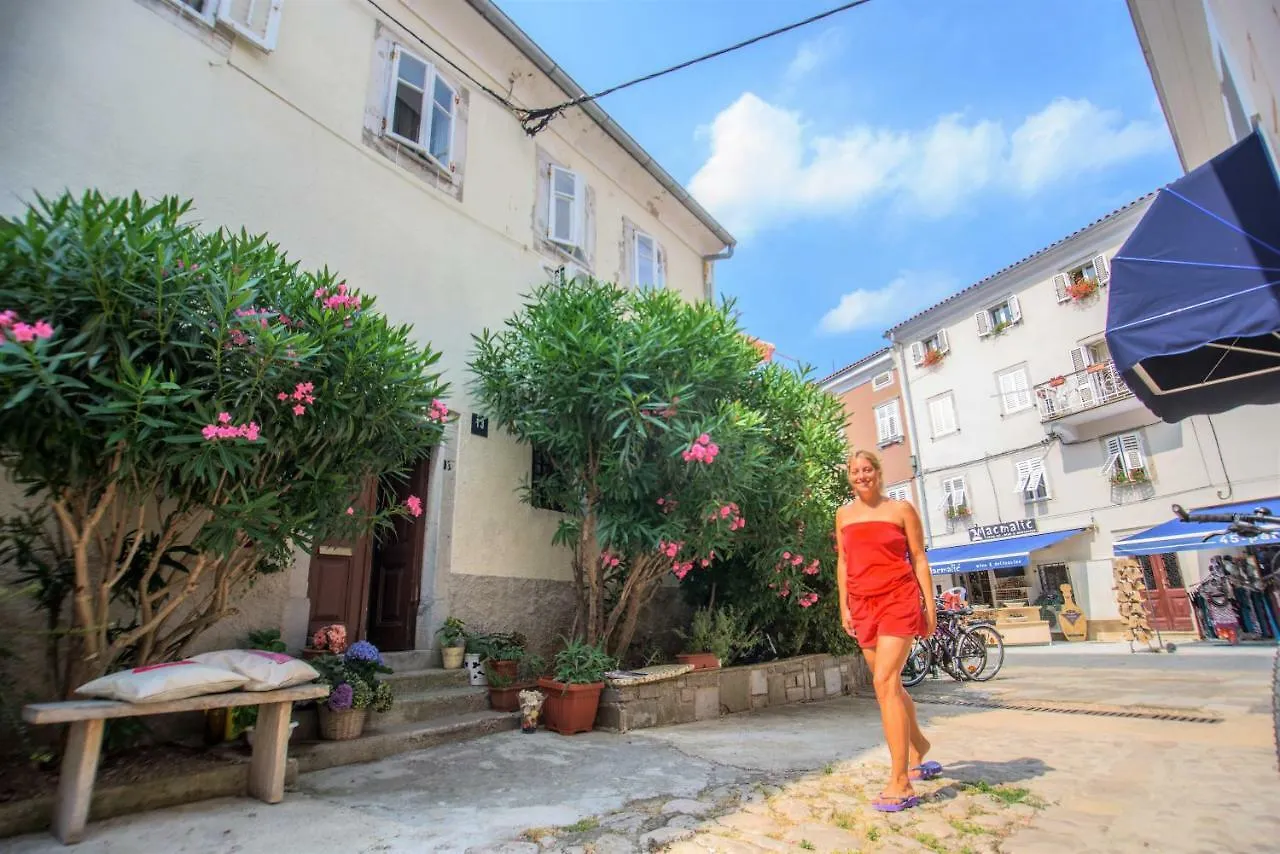 Apartment Dolores Cres
