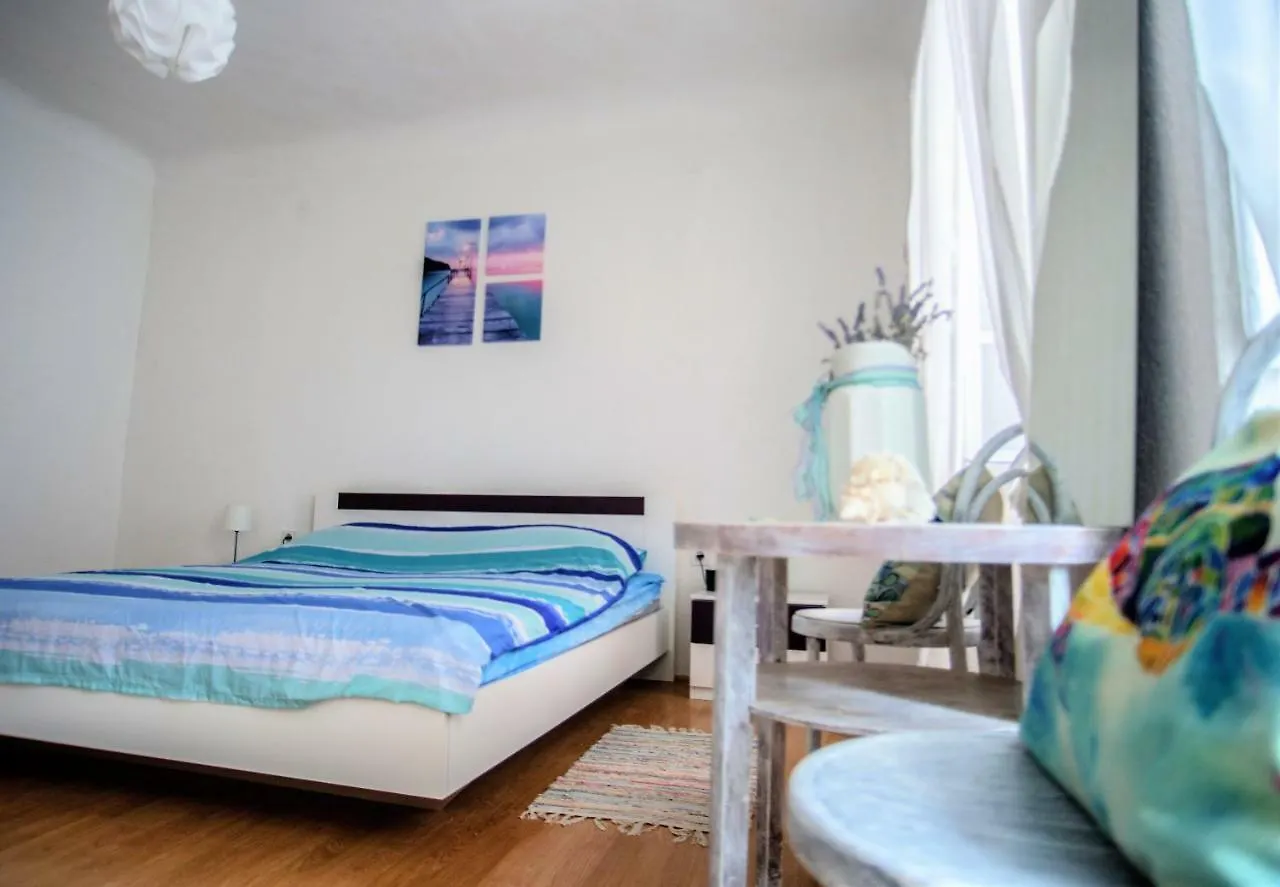 Apartment Dolores Cres 0*,